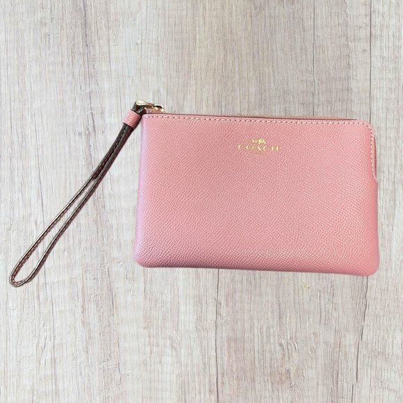 Coach Handbags - Coach wristlet
